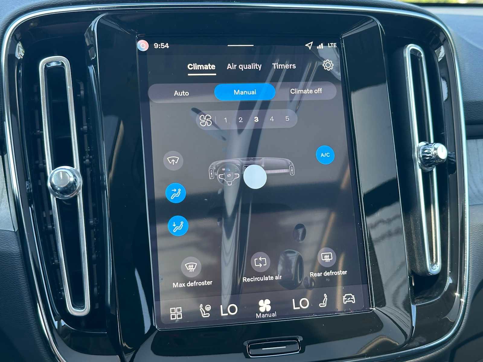 New 2026 Volvo XC40 B5 Ultra w/ Climate Package image 28