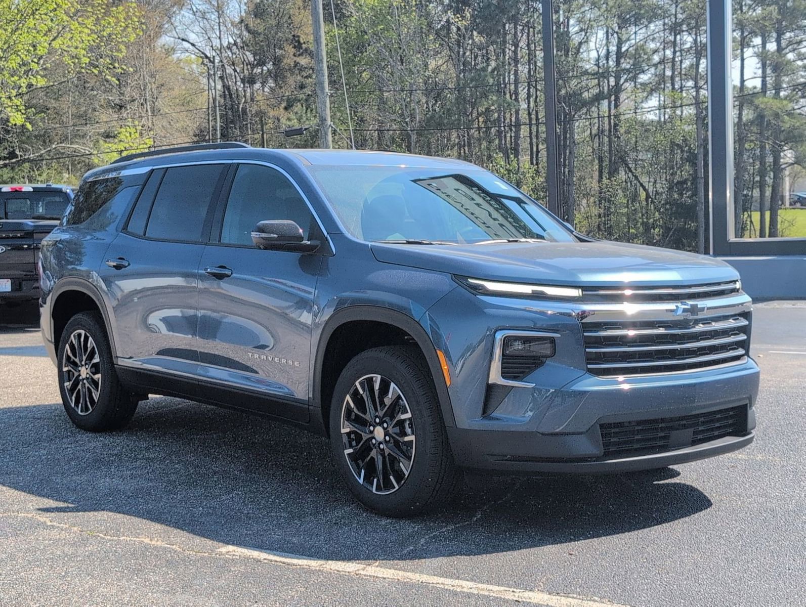 New 2026 Chevrolet Traverse LT w/ Sun and Wheel Package image 8