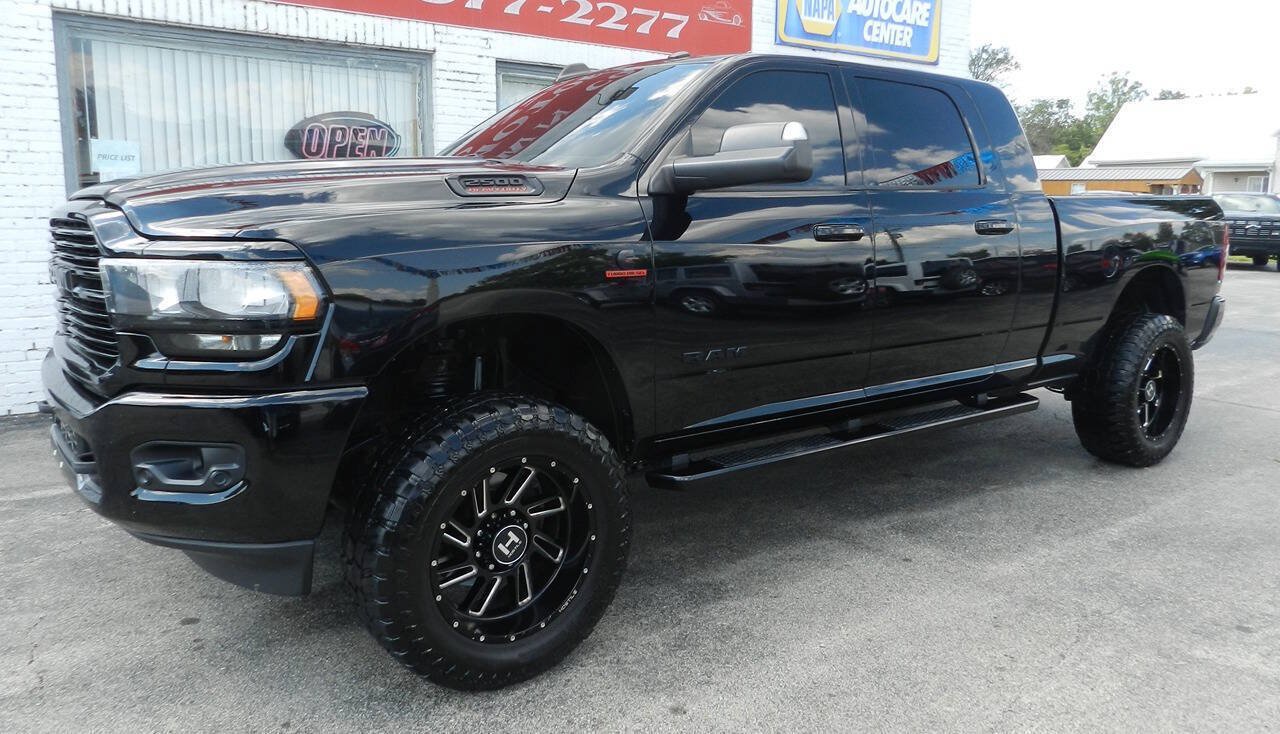 Used 2019 RAM 2500 Big Horn w/ Black Appearance Package AWD/4WD image 3