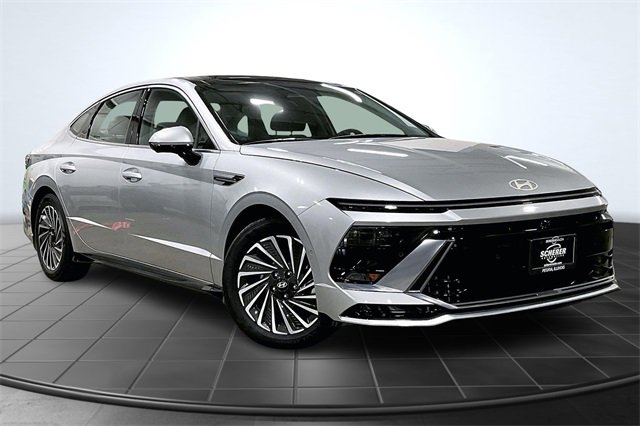 Used 2025 Hyundai Sonata Limited image 12