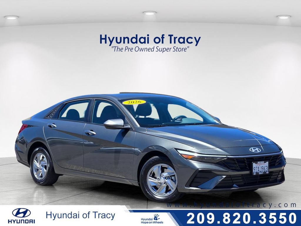 Used 2026 Hyundai Elantra SE FWD image 1