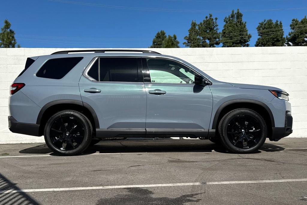 New 2026 Honda Pilot Black Edition image 3