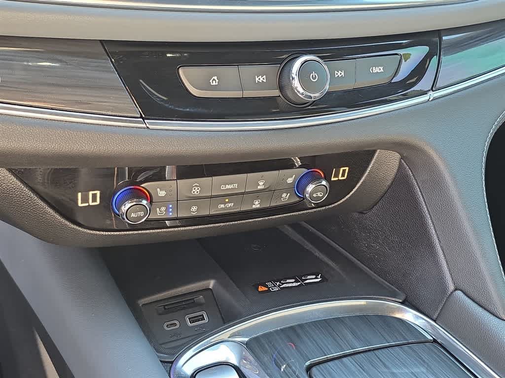 Used 2023 Buick Enclave Premium w/ Experience Buick Package FWD image 22
