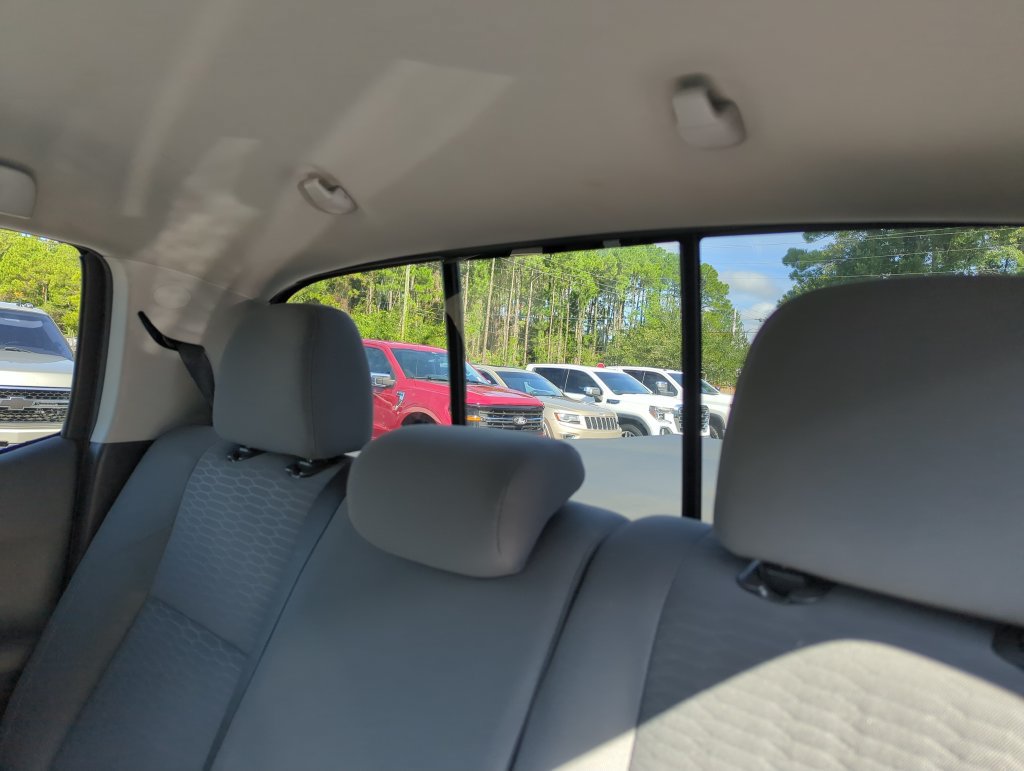 Used 2018 Toyota Tacoma SR5 RWD image 25
