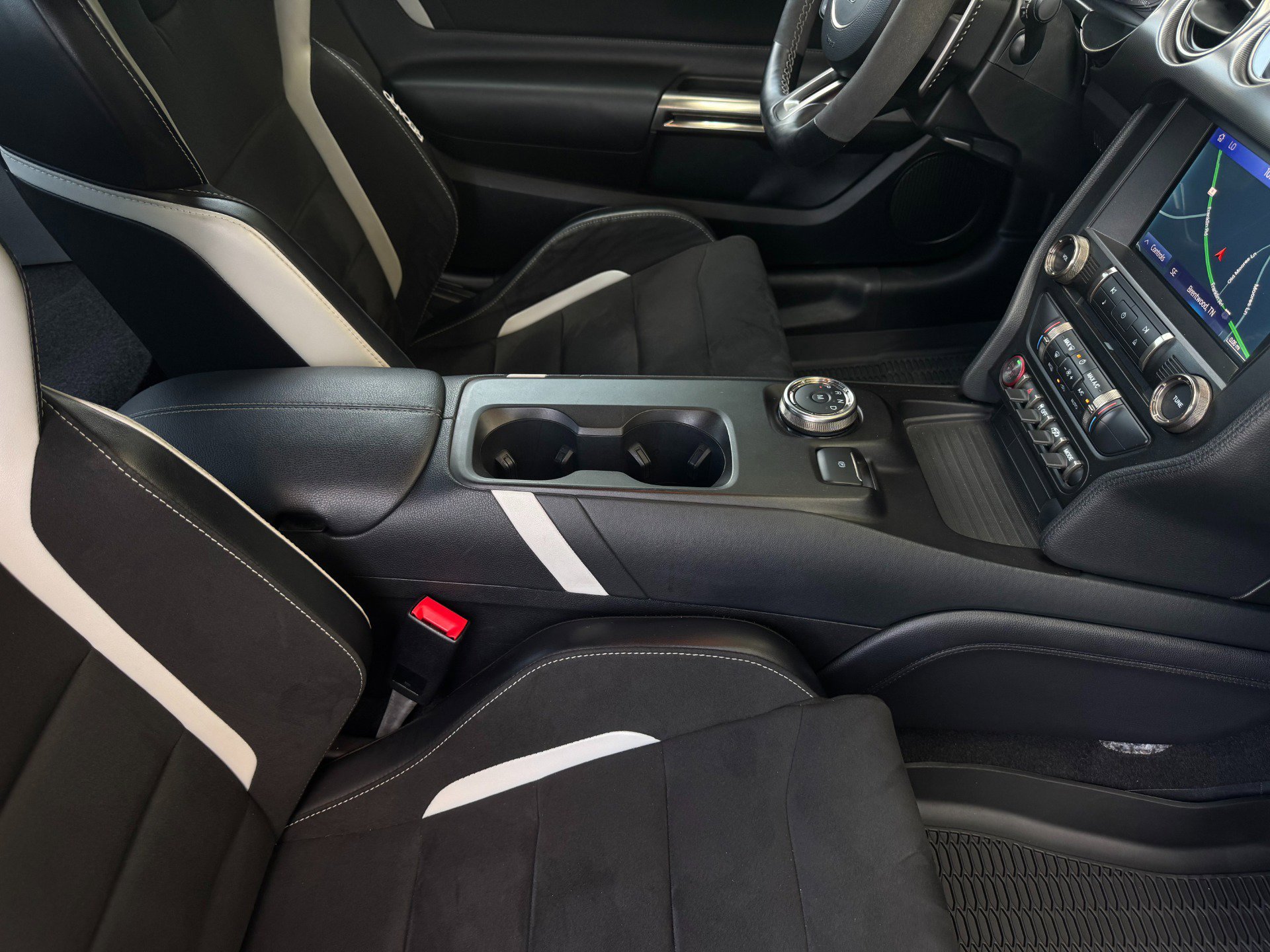 Used 2020 Ford Mustang Shelby GT500 w/ Technology Package image 26