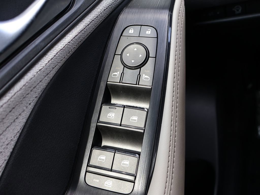 Used 2023 Nissan Rogue SV FWD image 31