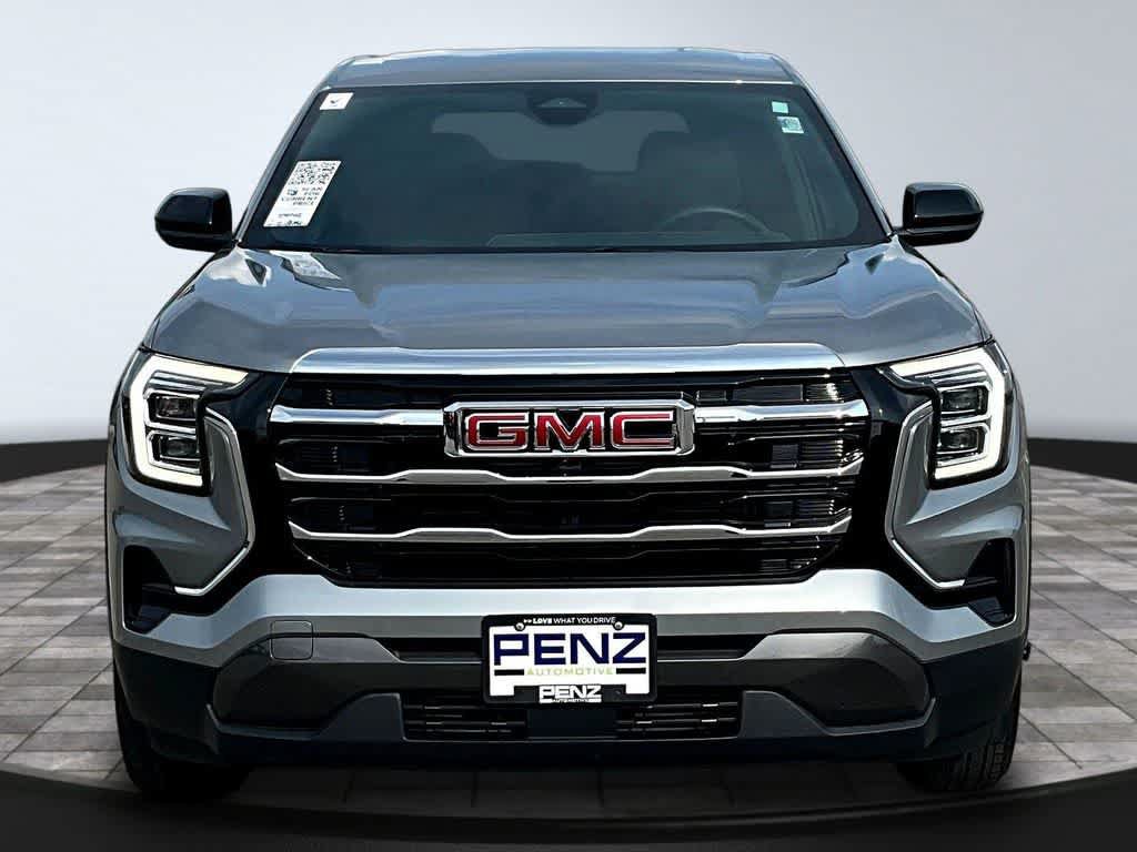 Used 2025 GMC Terrain Elevation AWD/4WD image 2