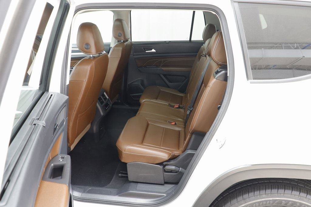 Used 2022 Volkswagen Atlas SEL R-Line image 15