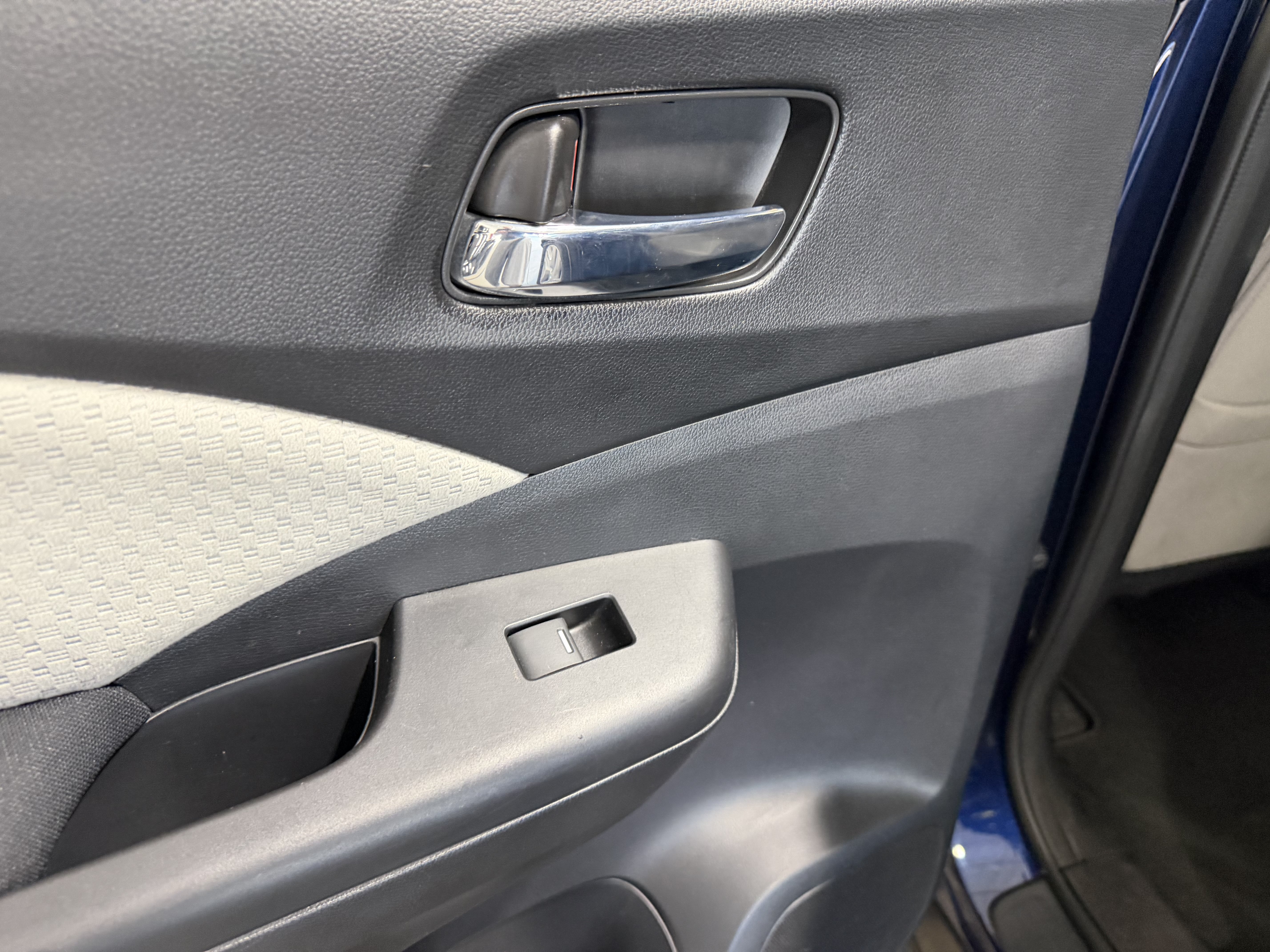 Used 2016 Honda CR-V EX image 24