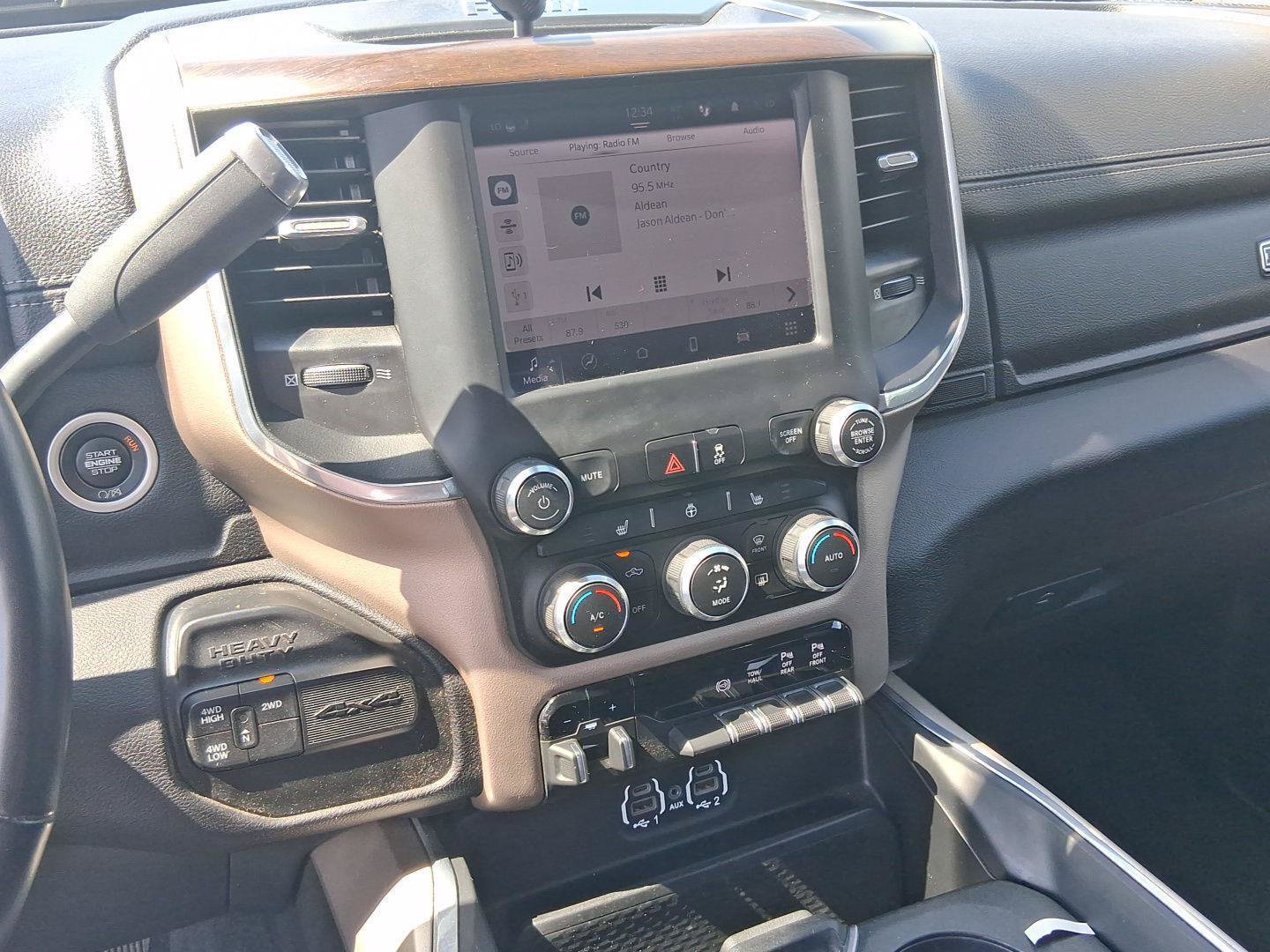 Used 2022 RAM 3500 Laramie AWD/4WD image 14