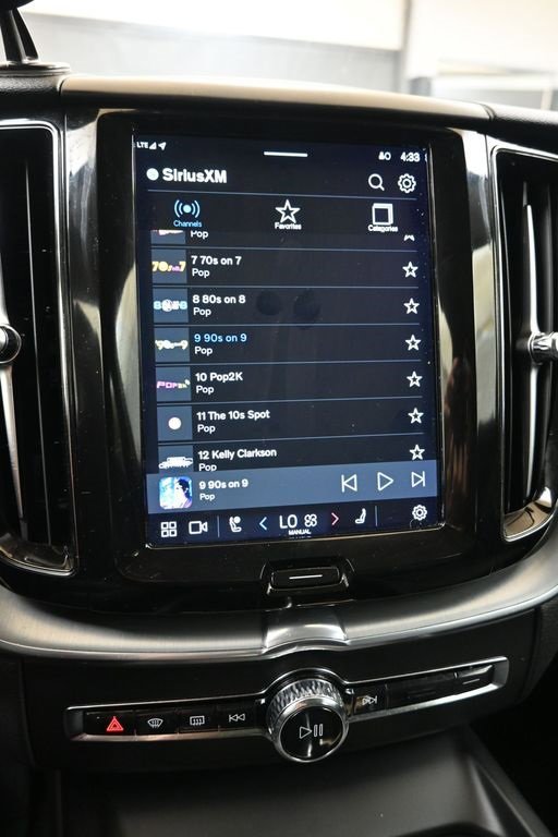 Certified 2023 Volvo XC60 B5 Core image 27