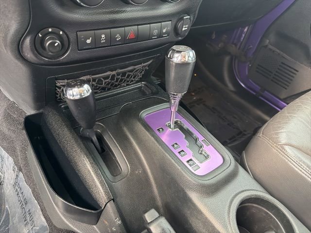 Used 2017 Jeep Wrangler Unlimited Sahara w/ Connectivity Group image 23