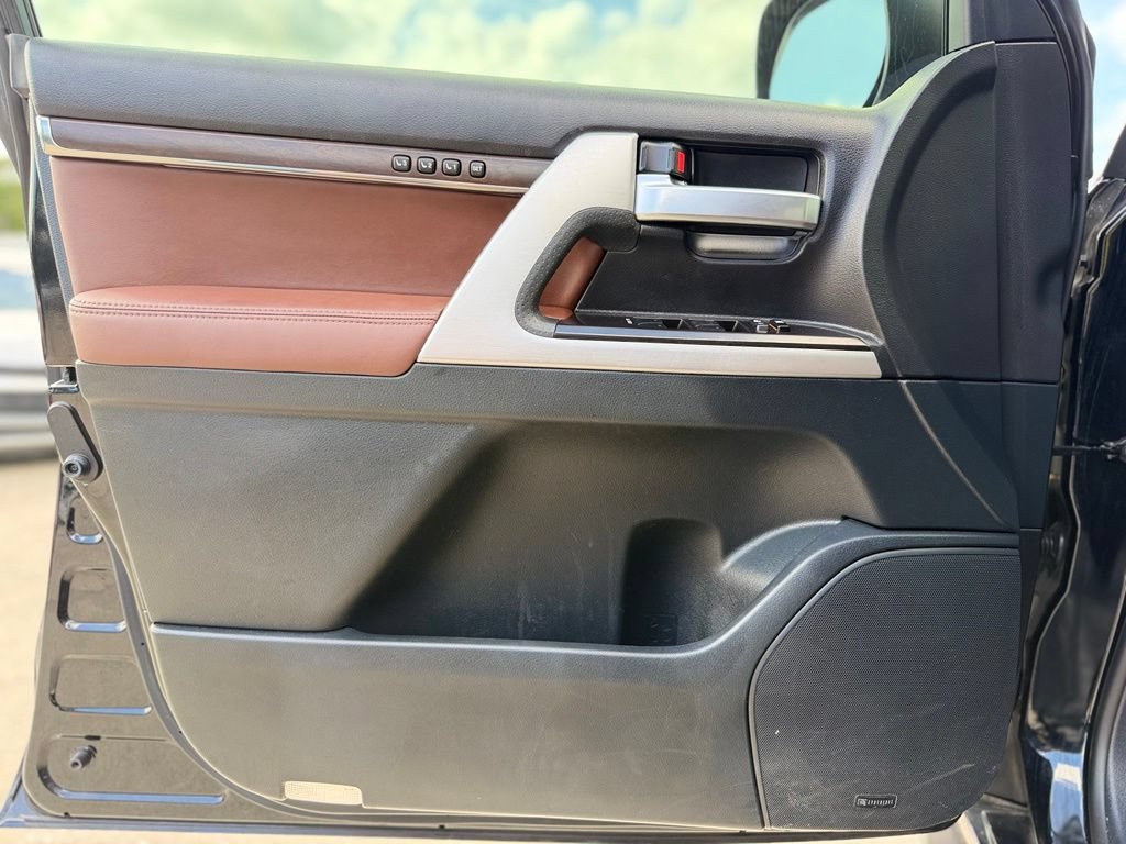 Used 2019 Toyota Land Cruiser AWD/4WD image 13