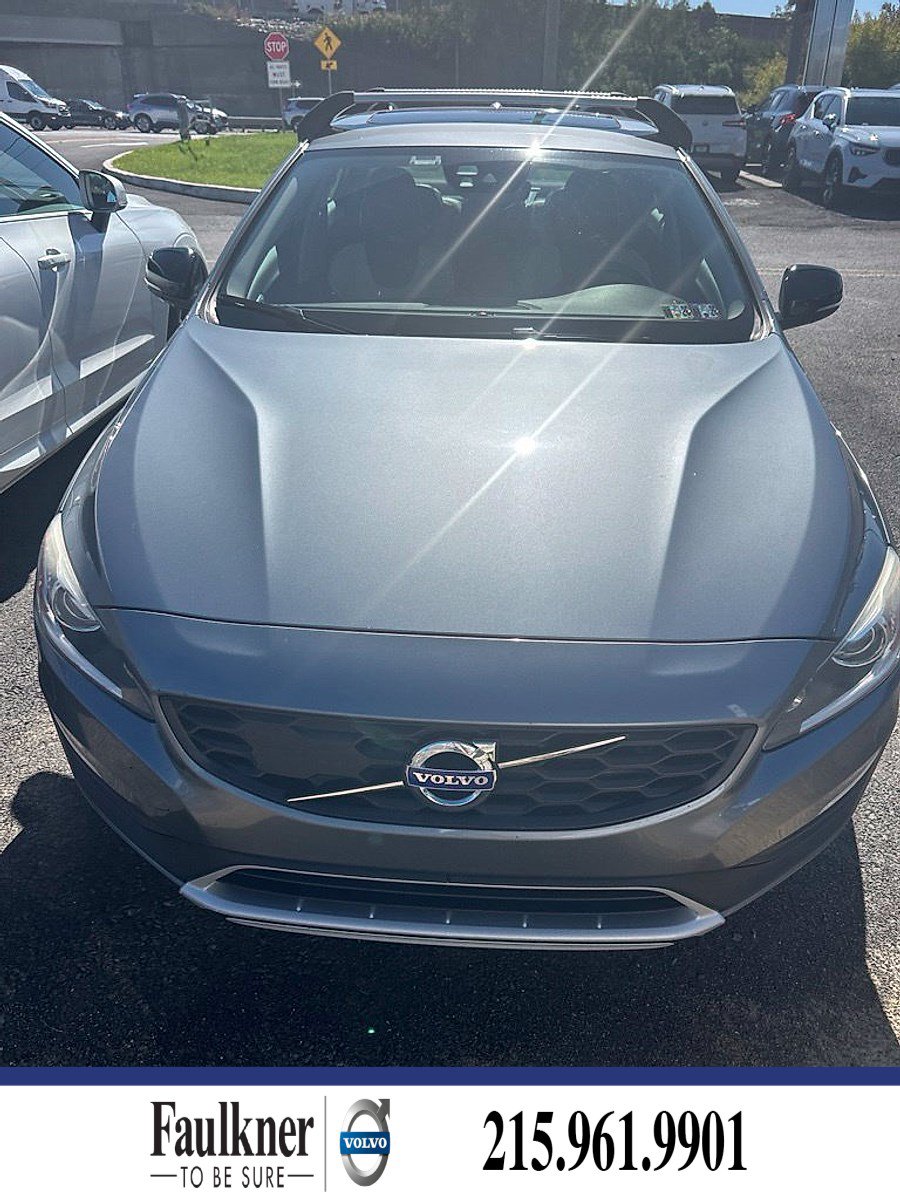 Used 2017 Volvo S60 T5 Cross Country Platinum AWD/4WD image 1