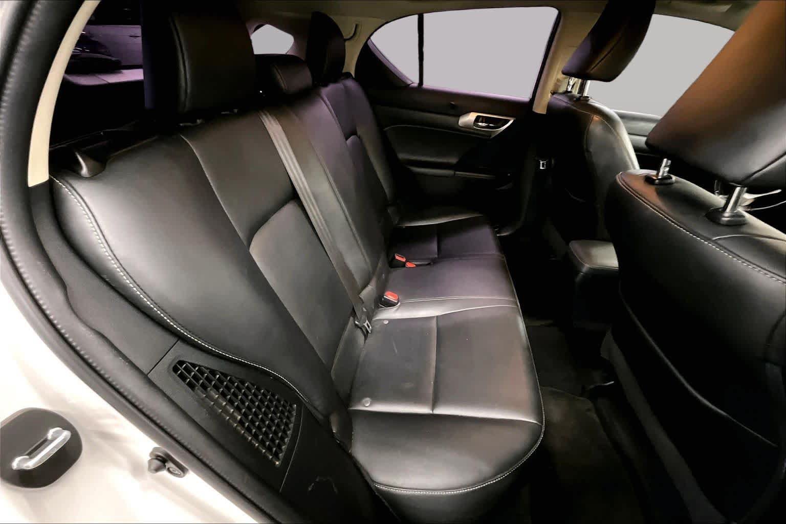 Used 2017 Lexus CT 200h w/ Seat Comfort Package FWD image 20