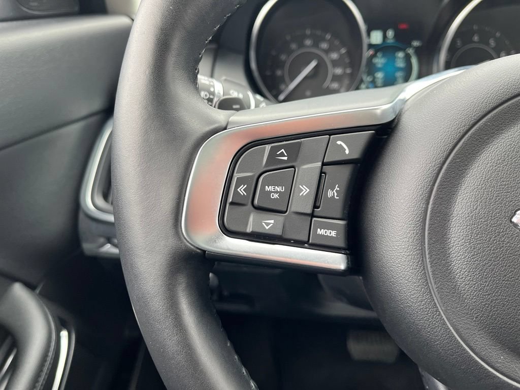 Used 2020 Jaguar E-PACE AWD/4WD image 38