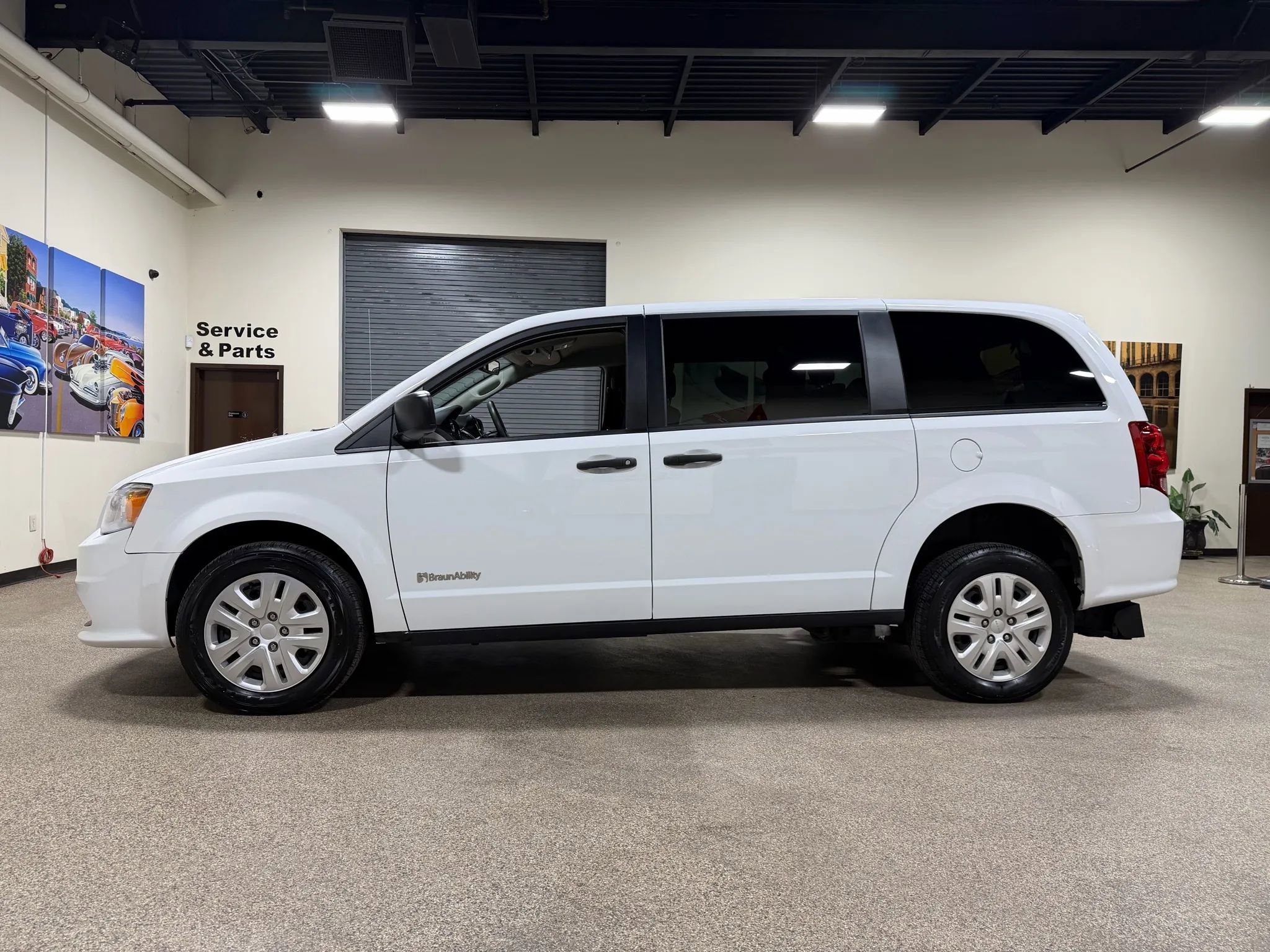 Used 2019 Dodge Grand Caravan SE image 9