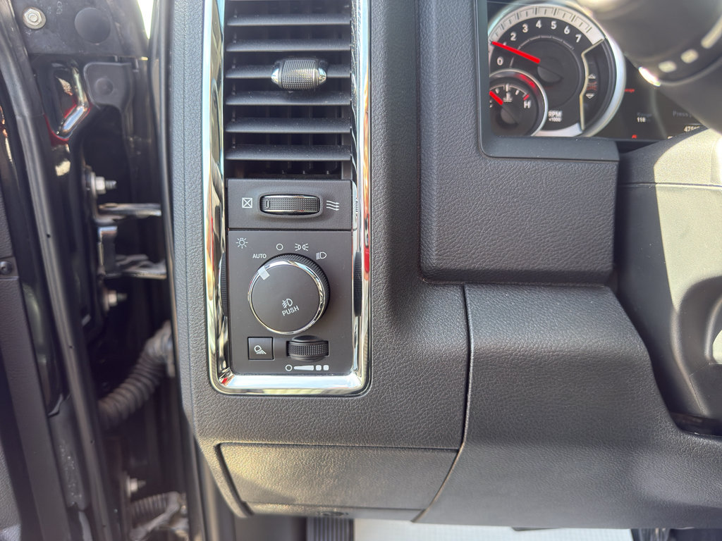 Used 2018 RAM 2500 Laramie AWD/4WD image 10