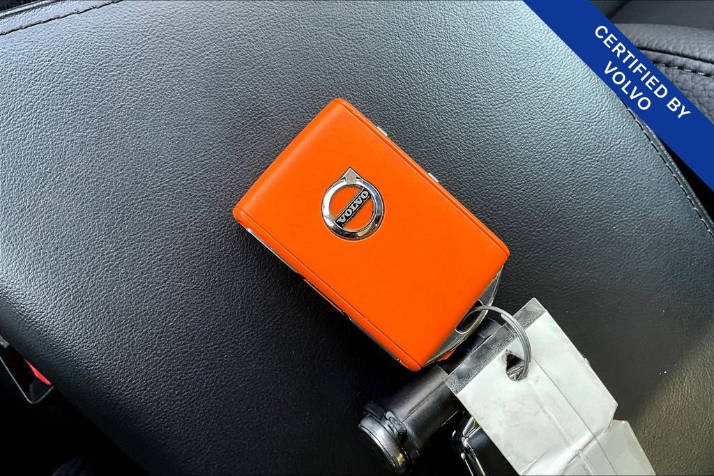 Certified 2024 Volvo V60 B5 Cross Country Plus image 13
