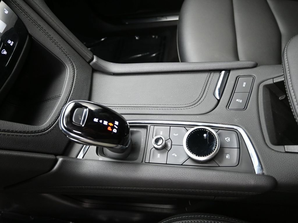 Certified 2025 Cadillac XT5 Luxury w/ LPO, Floor Liner Package image 15