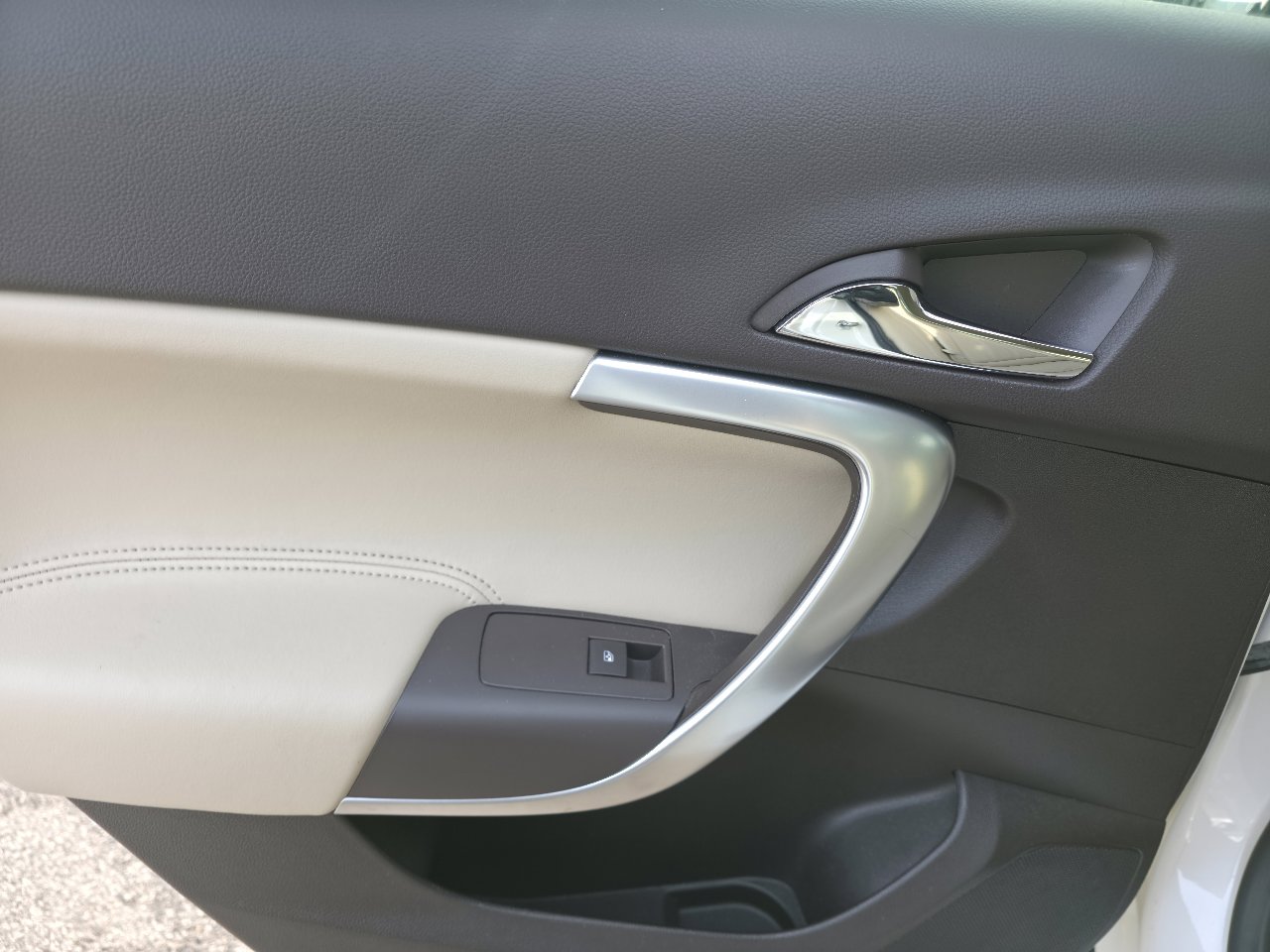 Used 2012 Buick Regal Premium image 24