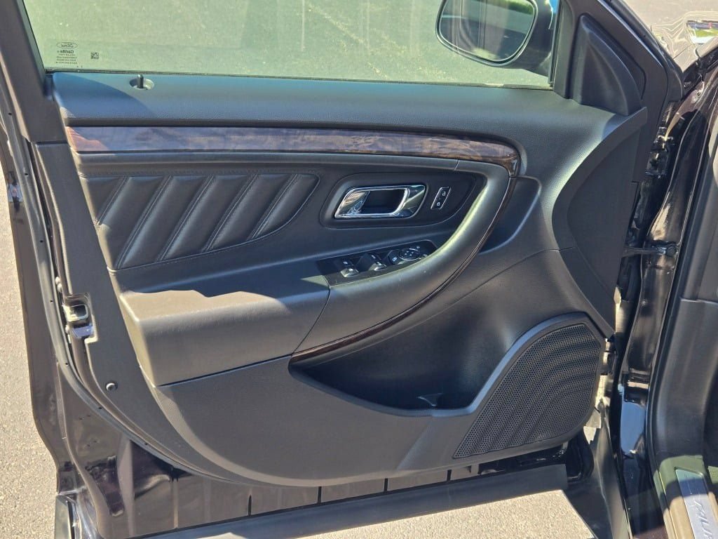 Used 2019 Ford Taurus Limited AWD/4WD image 20