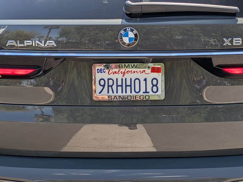 Certified 2025 BMW ALPINA XB7 AWD/4WD image 39