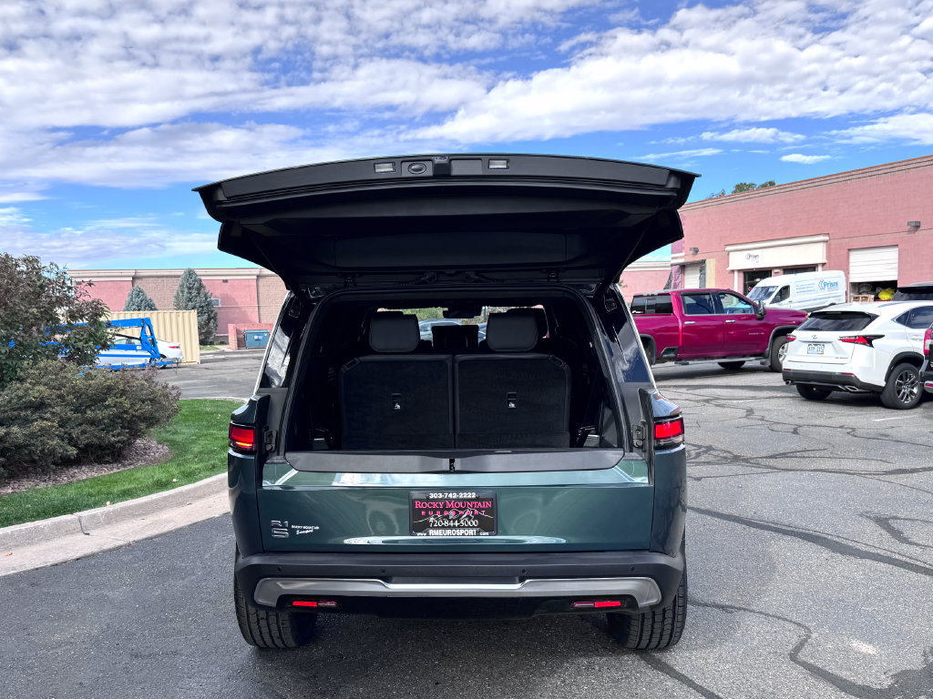 Used 2025 Rivian R1S Adventure Dual AWD/4WD image 10