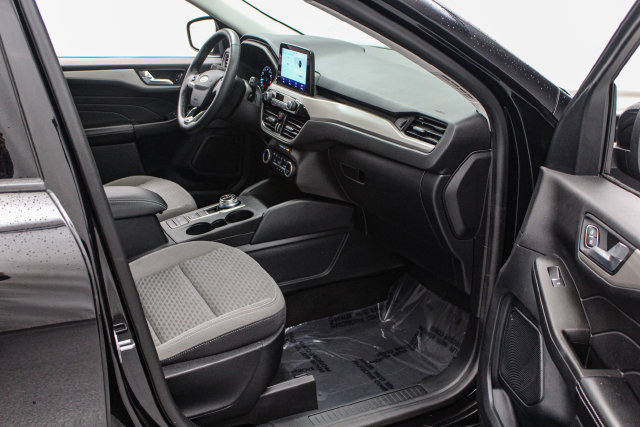 Certified 2021 Ford Escape SE w/ SE Sport Appearance Package AWD/4WD image 16