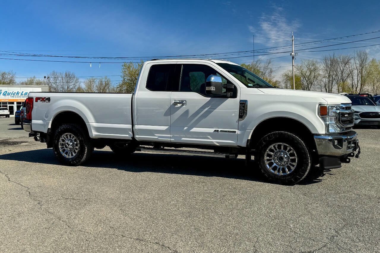 Used 2021 Ford F350 Lariat w/ Chrome Package AWD/4WD image 2