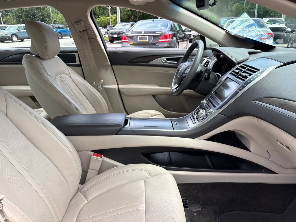 Used 2017 Lincoln MKZ Reserve FWD image 29