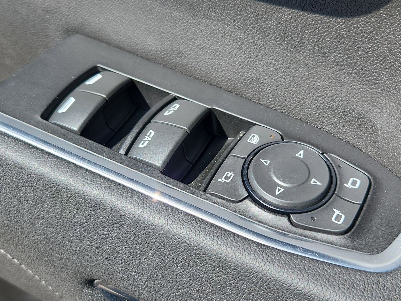 New 2026 Chevrolet Silverado 1500 LTZ w/ Technology Package AWD/4WD image 19