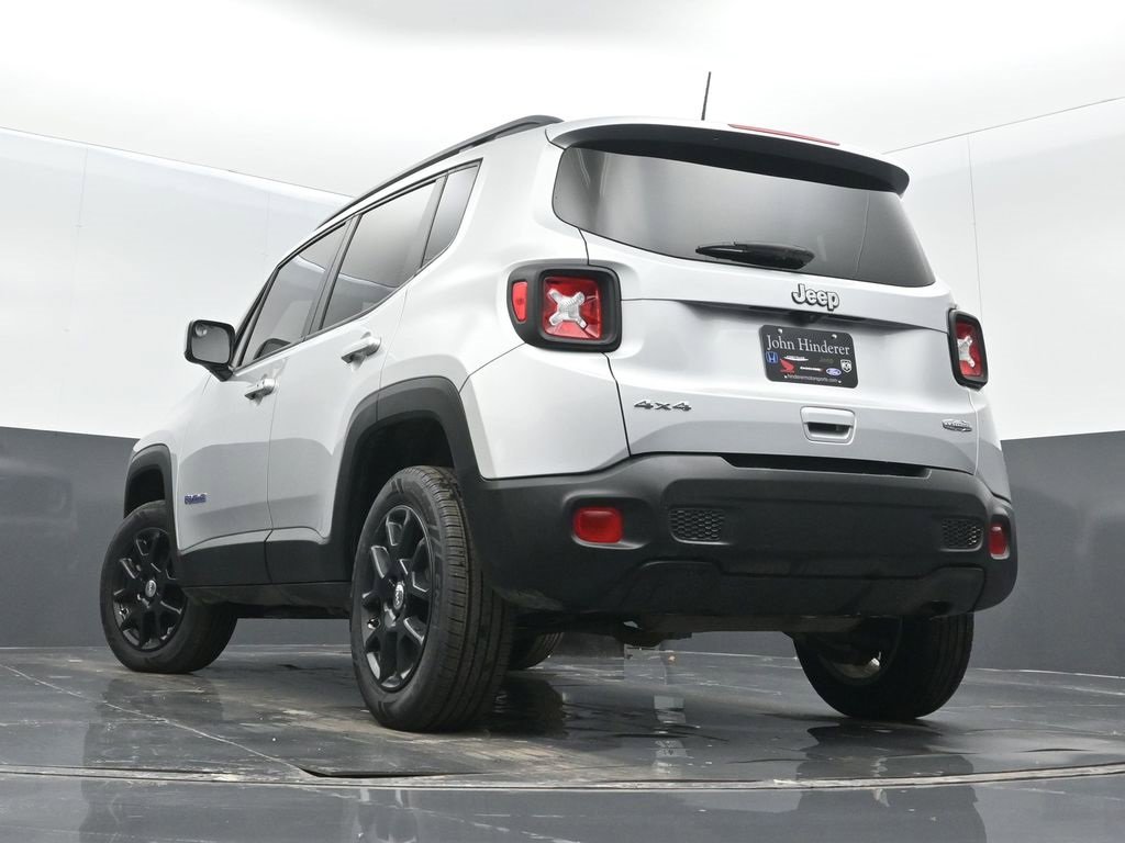Certified 2020 Jeep Renegade Latitude w/ Cold Weather Group image 34