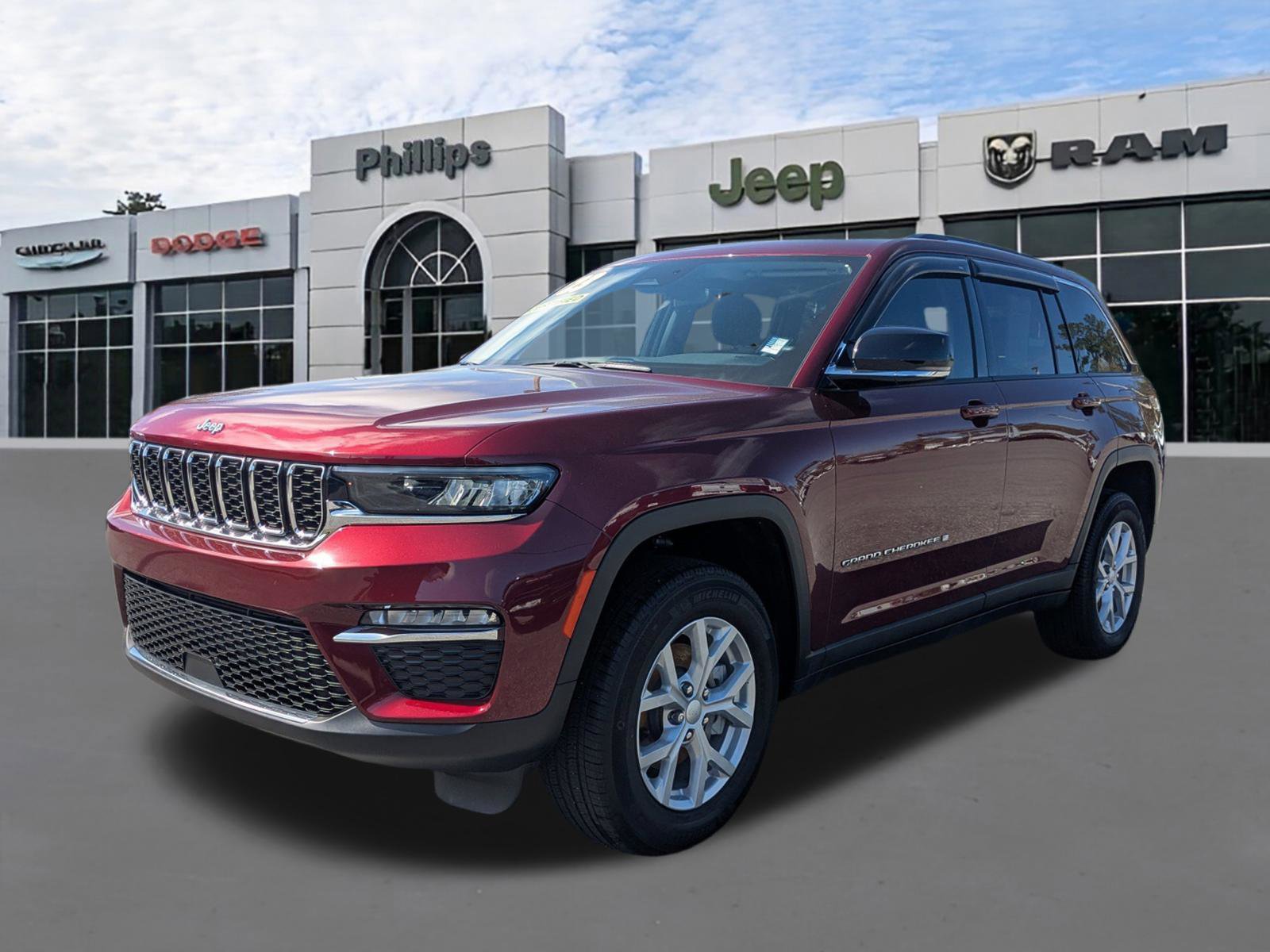 Used 2023 Jeep Grand Cherokee Limited RWD image 7