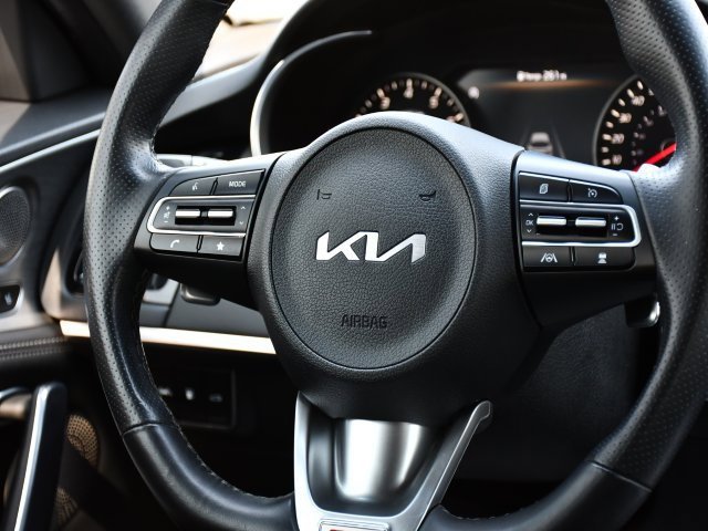 Used 2022 Kia Stinger GT2 image 27