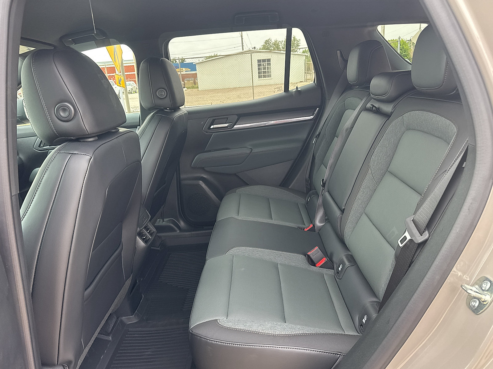 New 2026 GMC Terrain AT4 w/ Technology Package II AWD/4WD image 11