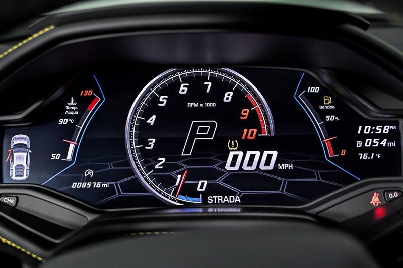 Used 2021 Lamborghini Huracan EVO RWD image 28