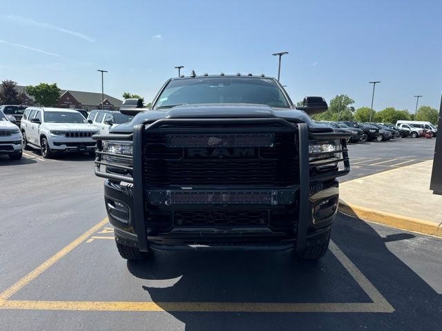 Used 2022 RAM 3500 Limited AWD/4WD image 3