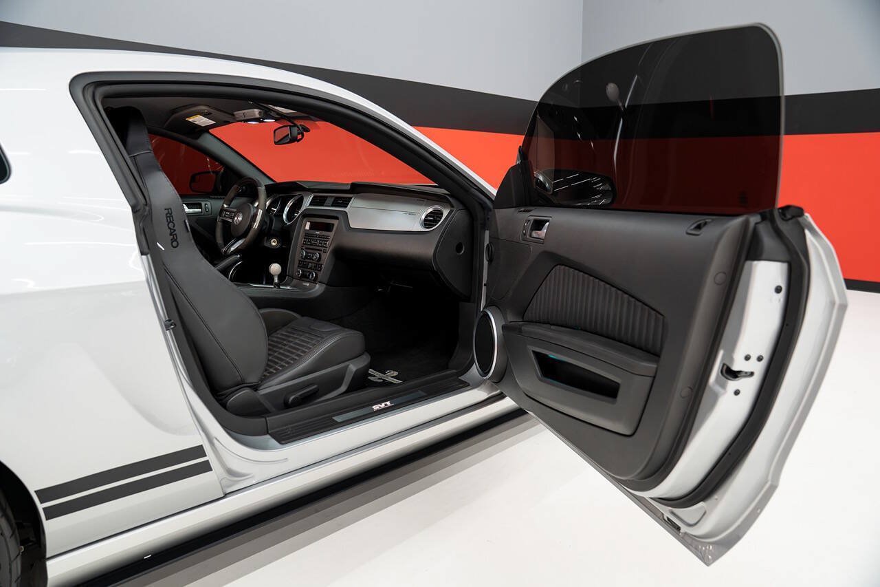 Used 2013 Ford Mustang Shelby GT500 RWD image 66