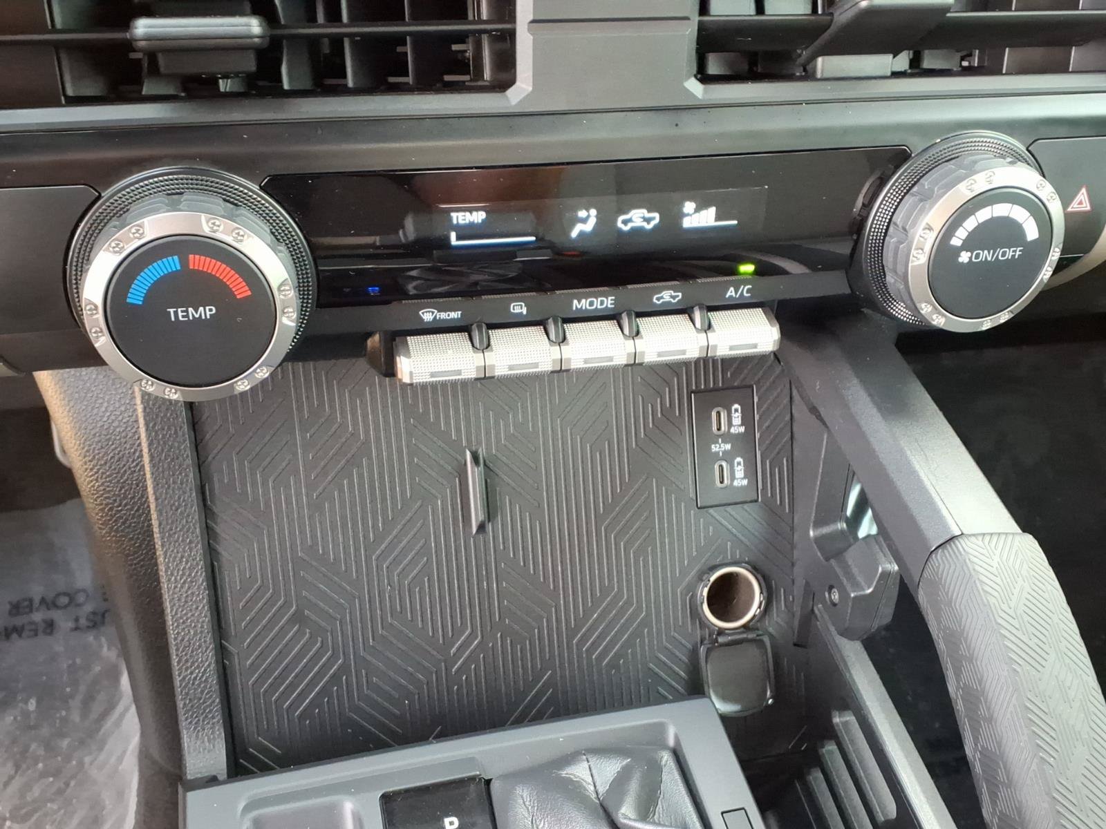 Certified 2025 Toyota Tacoma SR5 AWD/4WD image 18
