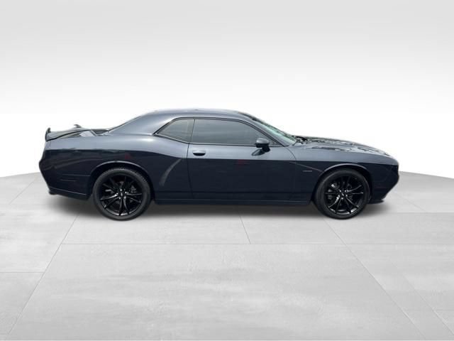 Used 2018 Dodge Challenger R/T w/ Driver Convenience Group RWD image 8