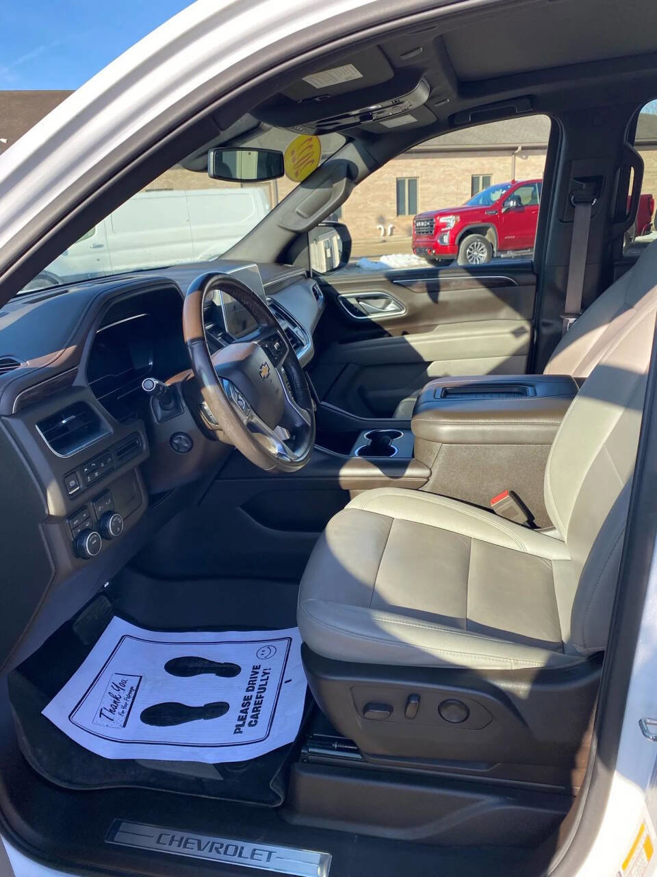 Used 2022 Chevrolet Suburban LT w/ LT Signature Plus Package image 11