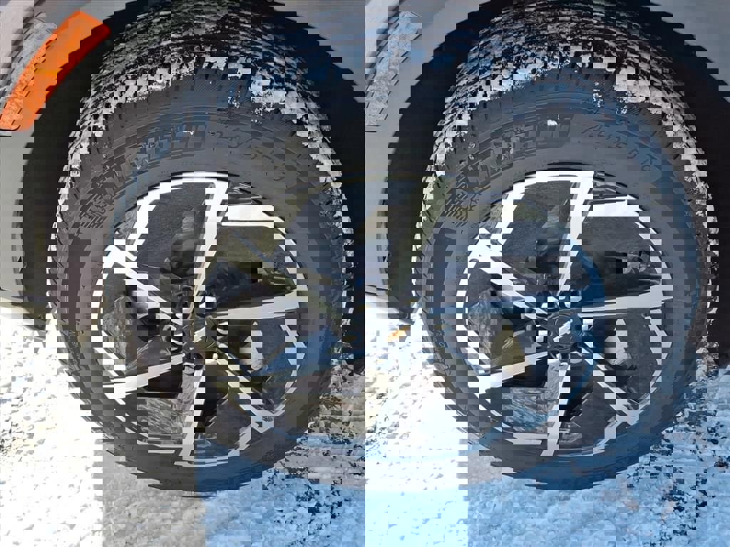 New 2026 Chevrolet Equinox EV LT image 9