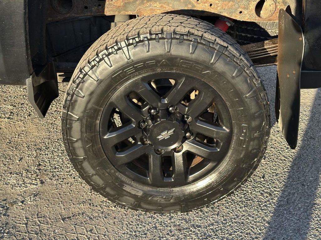 Used 2018 Chevrolet Silverado 2500 LTZ w/ Midnight Edition image 9