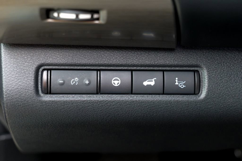 Used 2022 Nissan Pathfinder Platinum w/ Cargo Package image 55