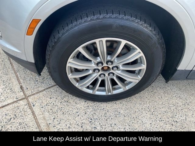 Used 2017 Cadillac XT5 Luxury w/ Driver Awareness Package image 18