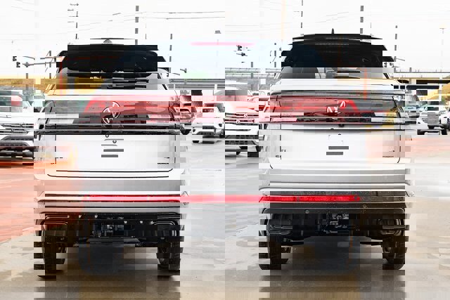 New 2025 Volkswagen Atlas Cross Sport SEL R-Line image 5