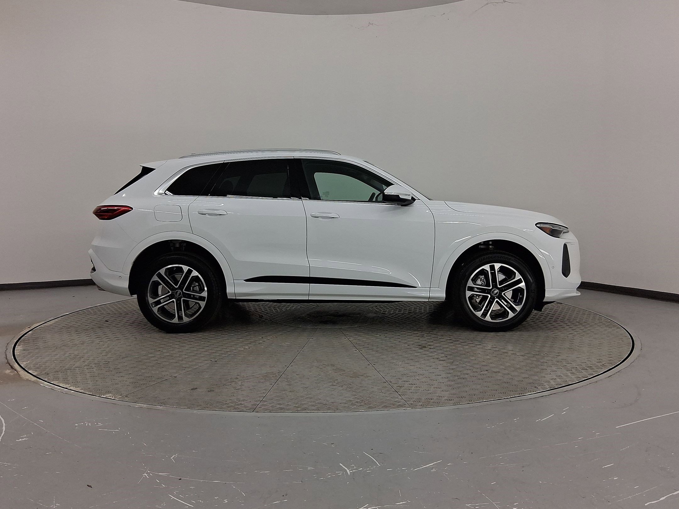 Used 2025 Audi Q5 Premium Plus w/ Premium Plus image 8