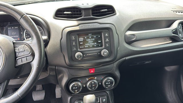 Used 2016 Jeep Renegade Latitude AWD/4WD image 21