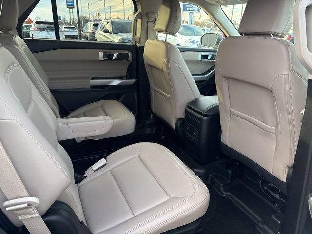 Used 2023 Ford Explorer XLT w/ Equipment Group 202A image 15